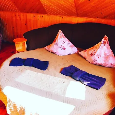 Hotel явір агро Vyshnivtsi